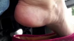 Close Up Vixen Arousing Foot Tease